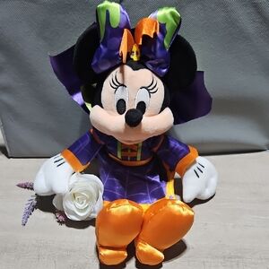 Disney 🎁 Store Minnie Halloween Purple and Orange Plush with Bow NWOT